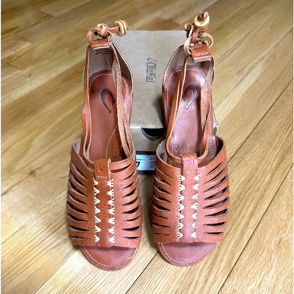 OLUKAI Hikina Sandals Size 7